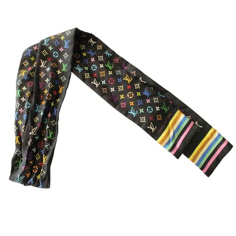 Louis Vuitton twilly scarf